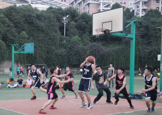 球赛激烈比赛状况